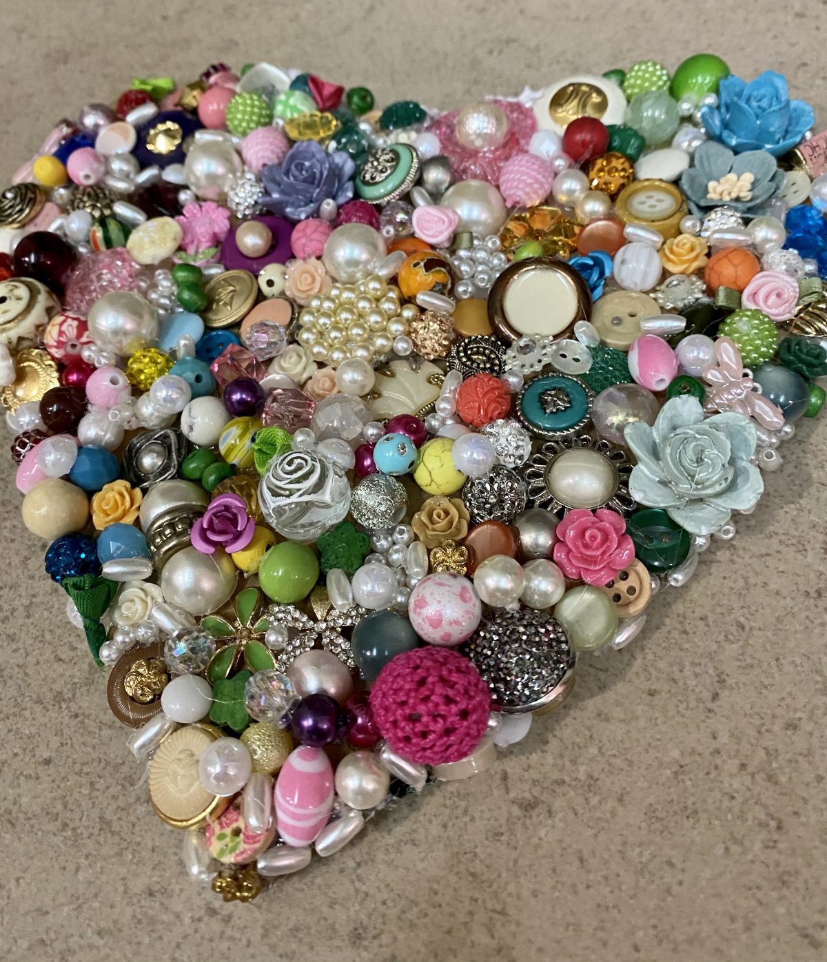 Reciclar botões 3 coracao artes da ne